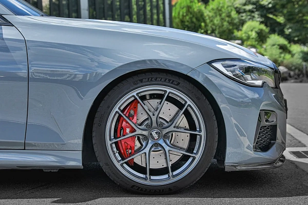 Фото дисков Bola FLE Глянцевый графит на BMW 3/M3 (G2x/G80)