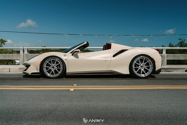 Фото дисков Anrky AN32 Глянцевый лак на Ferrari 488