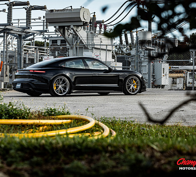 Фото дисков Vossen RS74 на Porsche Taycan I