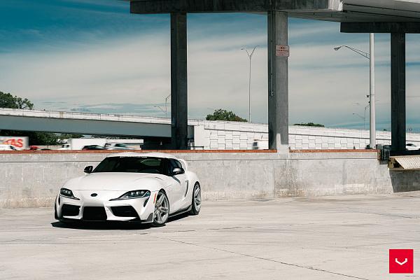 Фото дисков Vossen HF-1 Серебро на Toyota Supra A90