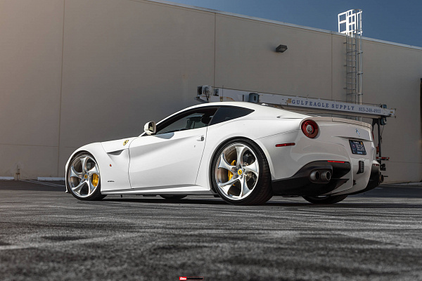 Фото дисков HRE 522M Глянцевый лак на Ferrari F12