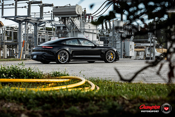 Фото дисков Vossen RS74 Глянцевый тонированный лак на Porsche Taycan I