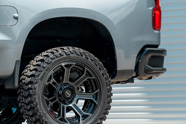 Фото дисков 4PLAY 4P70 Черный глянец на Chevrolet Silverado IV