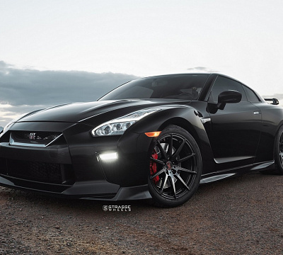 Фото дисков Strasse Wheels R10 Deep Concave Monoblock на Nissan GT-R