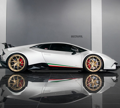 Фото дисков Strasse Wheels SM5RT Deep Concave Monoblock на Lamborghini Huracan