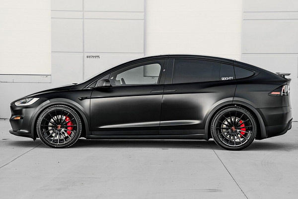 Фото дисков Strasse Wheels SV15 Deep Concave Duoblock Черный глянец на Tesla Model X