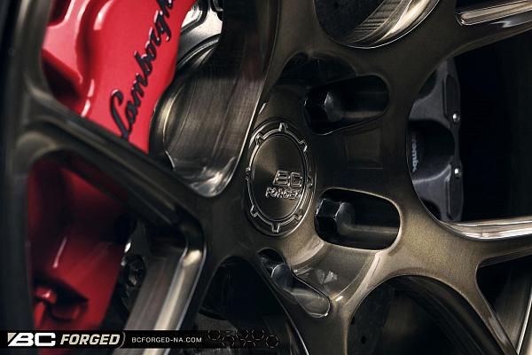 Фото дисков BC Forged RZ05 Глянцевая бронза на Lamborghini Gallardo