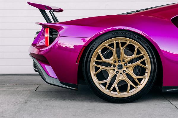 Фото дисков Brixton Forged PF14 R / RS Глянцевая шампань на Ford GT II