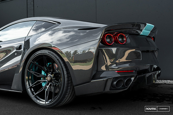 Ferrari 812