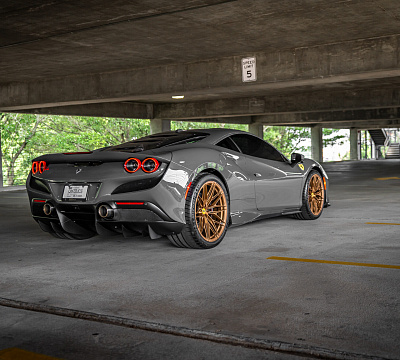 Фото дисков Vossen S21-02 на Ferrari F8