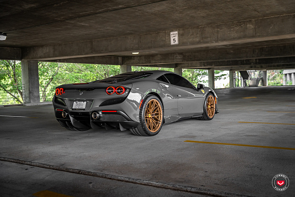 Фото дисков Vossen S21-02 Сатиновая темная медь на Ferrari F8