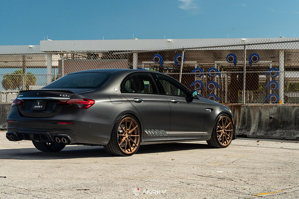 Фото дисков Anrky AN28 Сатиновая темная медь на Mercedes-Benz E-Class (W213, S213, C238)