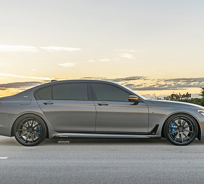 Фото дисков Strasse Wheels R10 Deep Concave FS на BMW 7 (G11/G12)