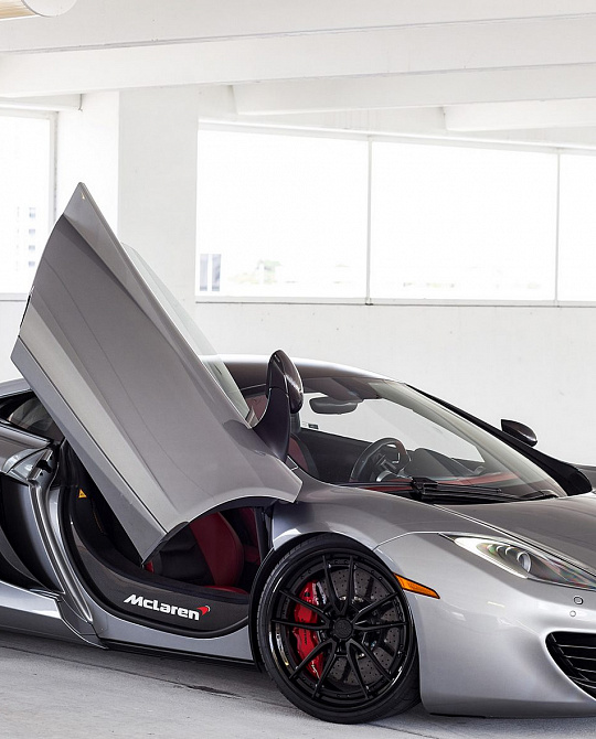 Фото дисков AN34 Черный сатин на McLaren 12C