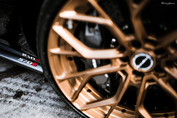Фото дисков Brixton Forged PF10 Сатиновая медь на McLaren 570S