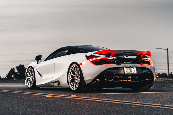 Фото дисков Brixton Forged PF10 Сатиновый лак на McLaren 720S