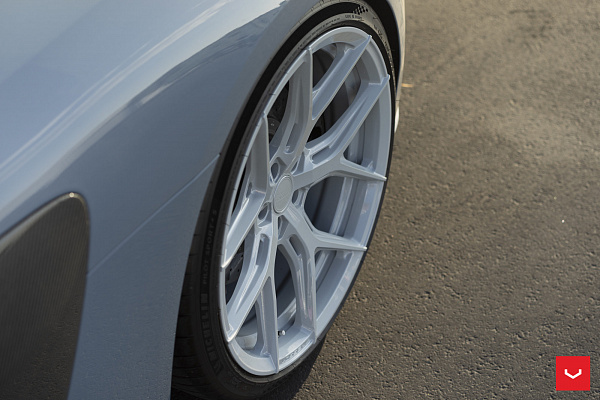Фото дисков Vossen HF-5 Белый глянец на Audi R8 (4S)