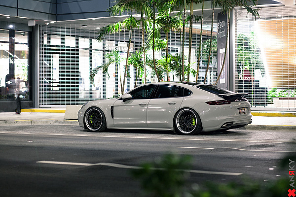 Фото дисков Anrky AN39 Черный сатин на Porsche Panamera III