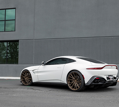 Фото дисков Vossen HF-4T на Aston Martin Vantage 4