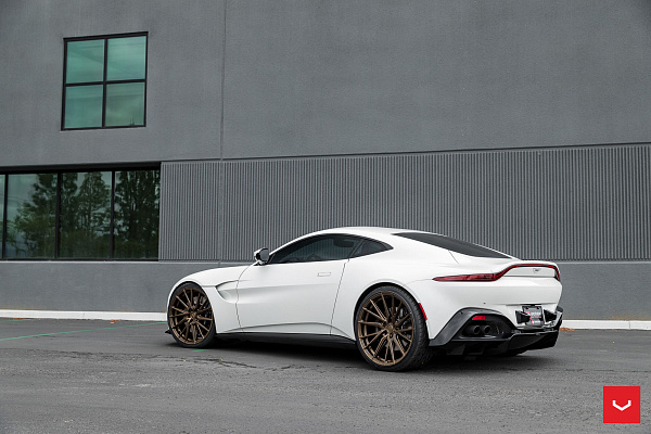 Фото дисков Vossen HF-4T Сатиновая бронза на Aston Martin Vantage 4