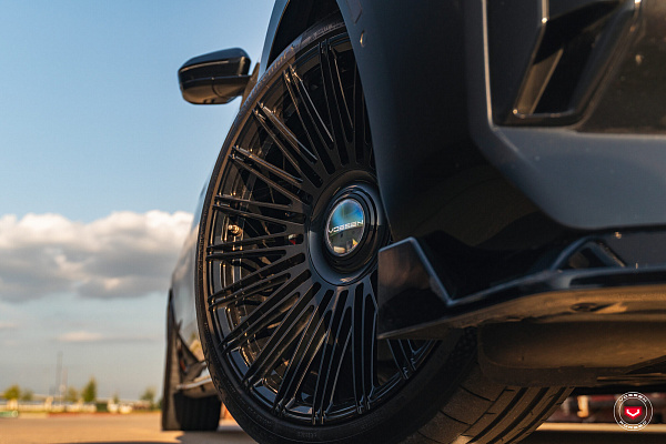 Фото дисков Vossen S17-14 Черный глянец на BMW 7 (G70)