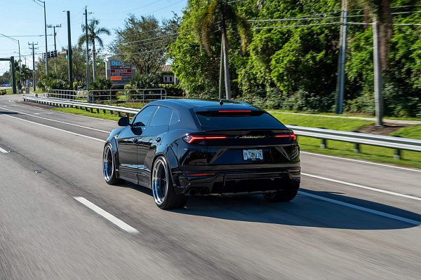 Фото дисков HRE S204H Черный глянец на Lamborghini Urus