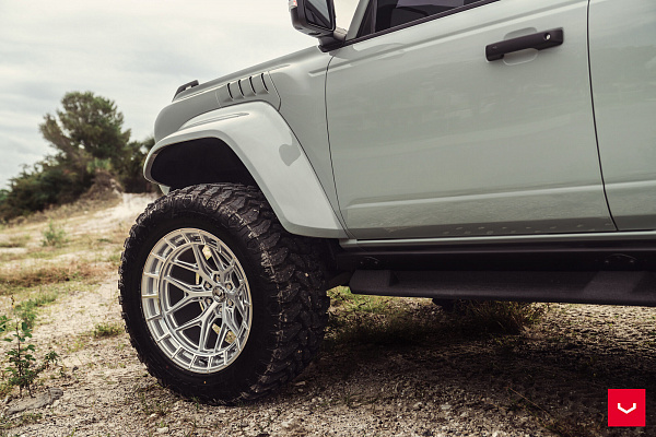 Фото дисков Vossen HFX-1 (6-Lug) Серебро на Ford Bronco