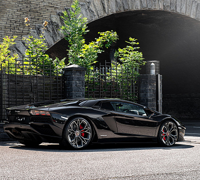Фото дисков Kahn Type 53 на Lamborghini Aventador