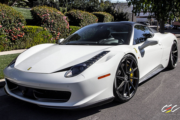 Фото дисков CEC C26 Черный глянец на Ferrari 458