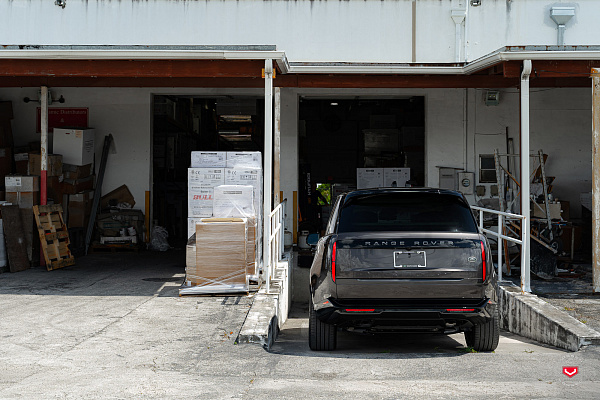 Фото дисков Vossen M-X3 Черный глянец на Land Rover Range Rover V