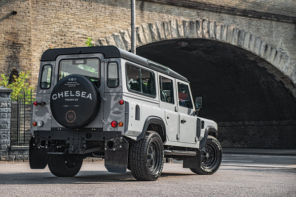 Фото дисков Kahn Rostyle Inspired RS Черный матовый на Land Rover Defender I