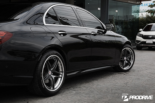 Фото дисков HRE S107 Глянцевый графит на Mercedes-Benz E-Class (W213, S213, C238)