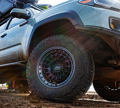 Фото дисков Black Rhino SAHARA на Toyota Tacoma III