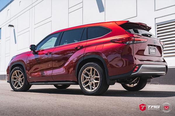 Фото дисков Vossen EVO-4 Сатиновая шампань на Toyota Highlander U70