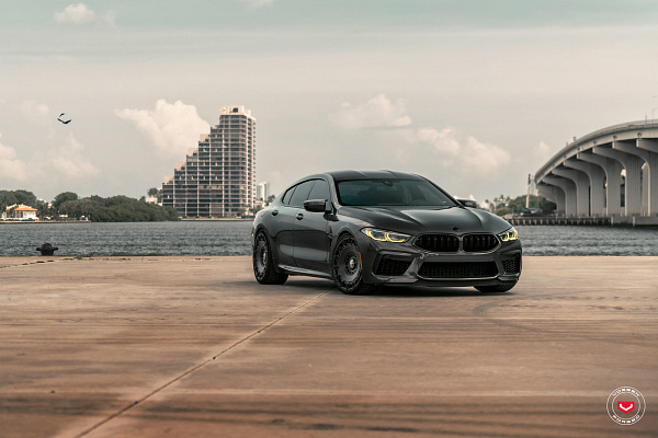 Фото дисков Vossen S21-13 Черный сатин на BMW 8/M8