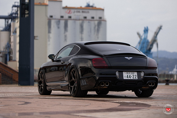 Фото дисков Vossen CG-205 Черный глянец на Bentley Continental GT II