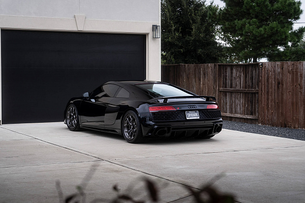 Фото дисков HRE R101 Lightweight Глянцевый темный лак на Audi R8 (4S)