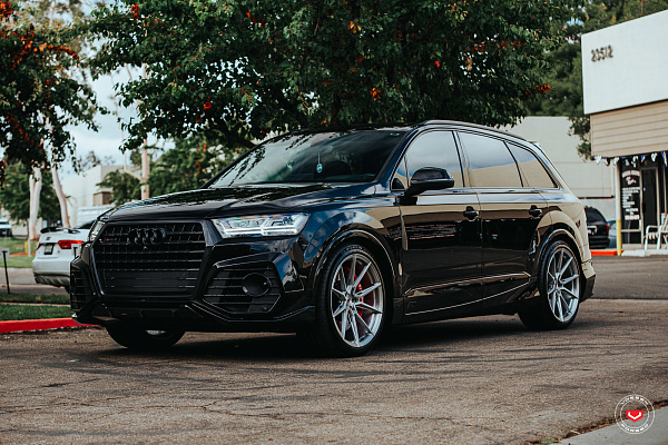 Фото дисков Vossen EVO-2R Глянцевый лак на Audi Q7 (4M)