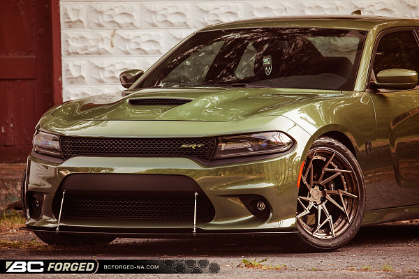 Фото дисков BC Forged HCA222 Сатиновая бронза на Dodge Charger VII