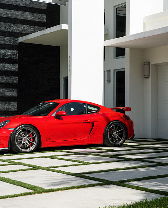 Фото дисков ML-X2 Сатиновый темный лак на Porsche Cayman II