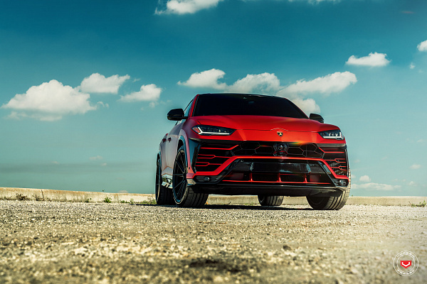 Фото дисков Vossen EVO-2 Черный глянец на Lamborghini Urus