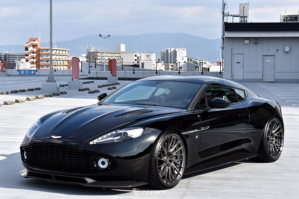 Фото дисков Anrky RS3.2 Глянцевый темный лак на Aston Martin Zagato
