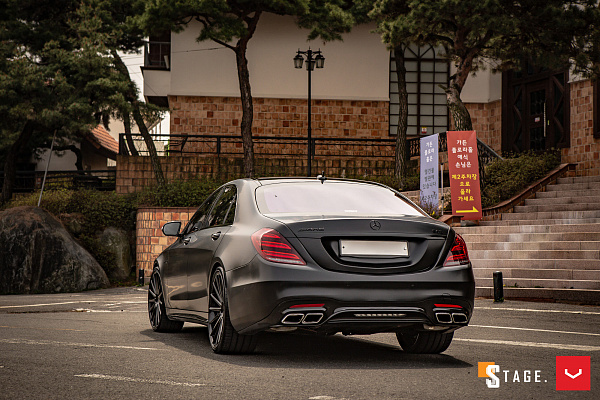 Фото дисков Vossen VFS-2 Черный глянец на Mercedes-Benz C-Class (W205)