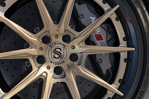 Фото дисков Strasse Wheels SV10 Track Сатиновая шампань на Audi R8 (4S)