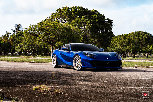 Фото дисков Vossen S21-02 Глянцевый лак на Ferrari 812