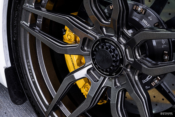 Фото дисков Strasse Wheels SV4 Deep Concave Monoblock Глянцевый графит на Porsche 911 VII