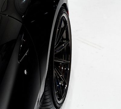 Фото дисков 1886 Wheels G010 на Ferrari 812
