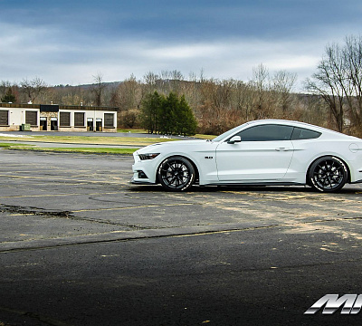 Фото дисков MRR M350 на Ford Mustang VI