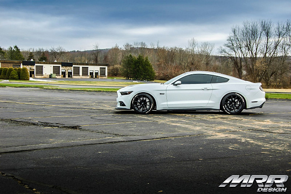 Фото дисков MRR M350 Черный глянец на Ford Mustang VI