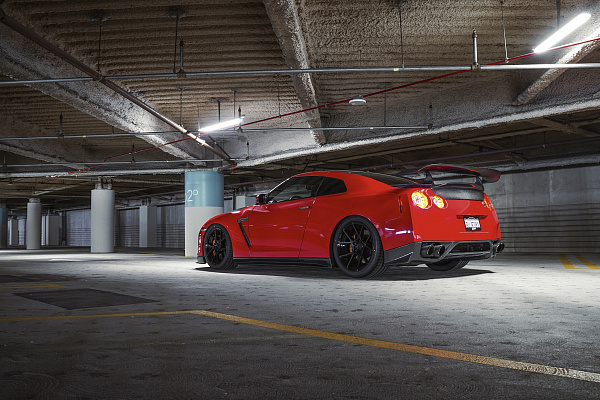 Фото дисков Rotiform KPS Черный сатин на Nissan GT-R